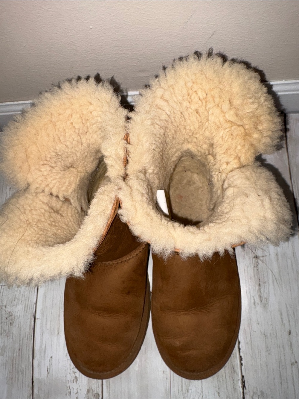 UGG Chestnut Suede Shearling-Lined size 5 women’s pre- owned - Picture 5 of 9